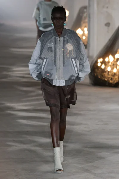 Look 5